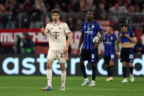 تقارير: توماس مولر على رادار فيورنتينا